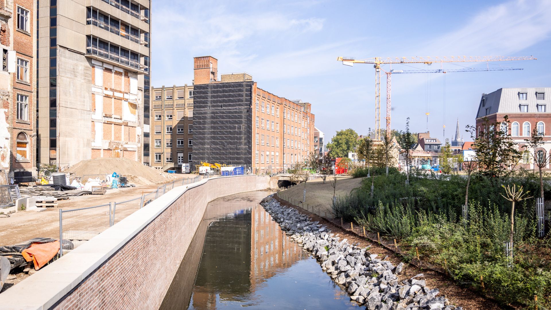 Dijle door de Hertogensite in Leuven