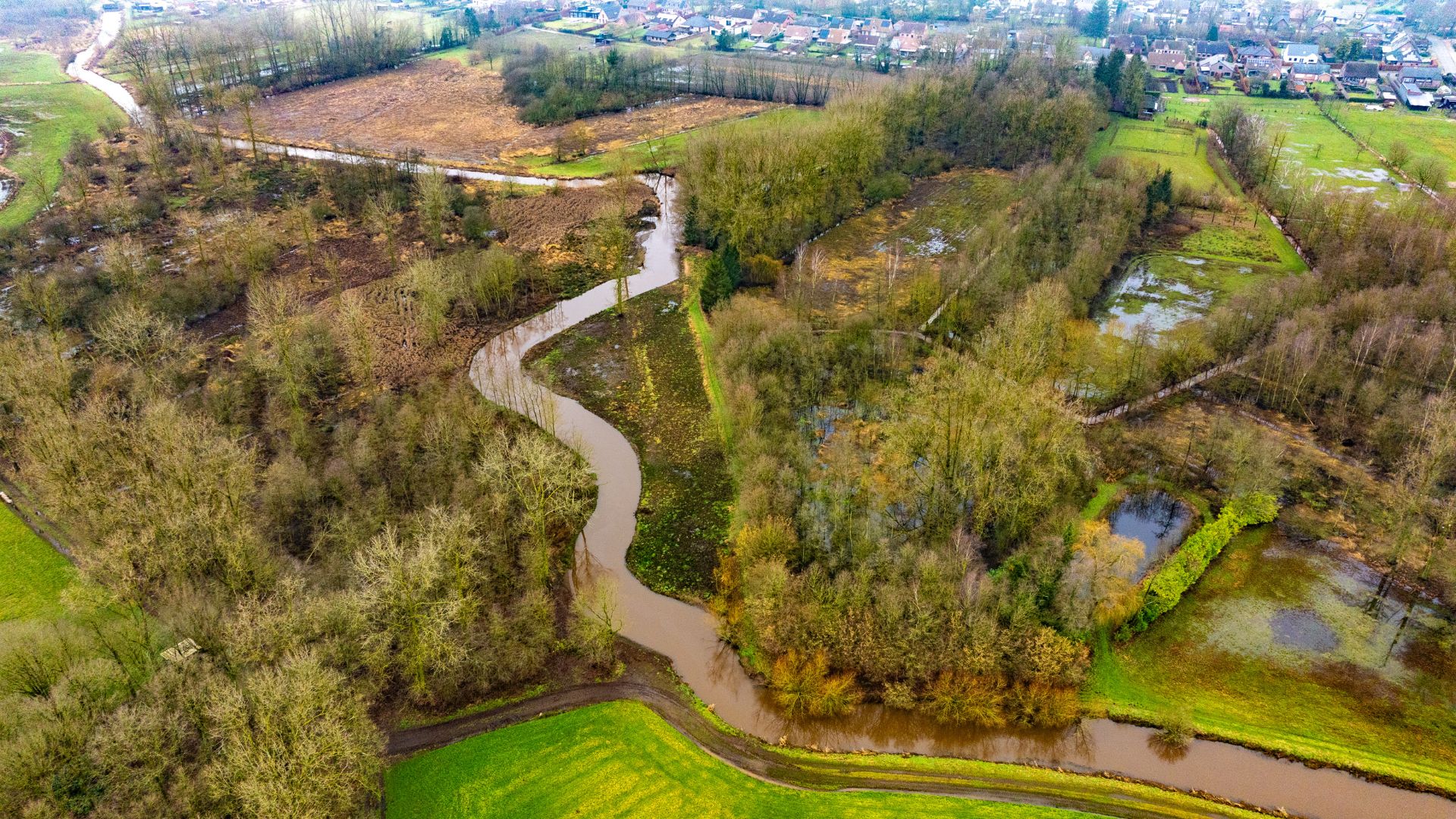 De Aa kronkelt door Graafweide-Schupleer
