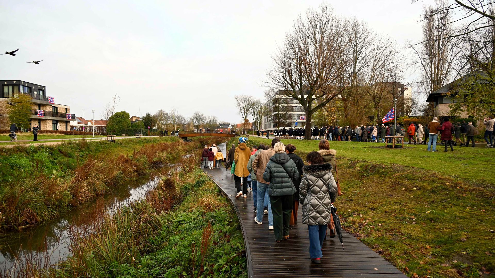 Vlonderpad langs de kerkebeek